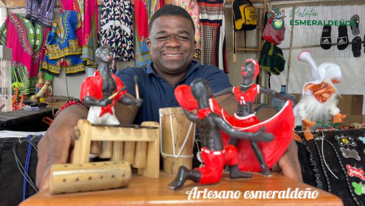 Artesanía de Esmeraldas junto al mar de un pueblo afro